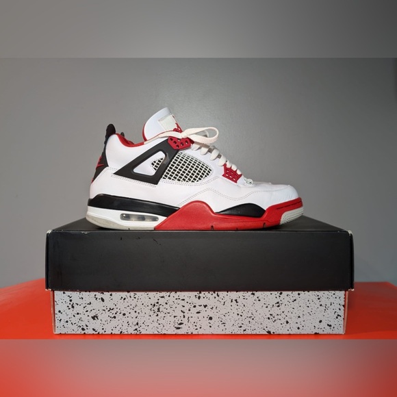 Size 10 - Jordan 4 Retro OG Fire Red